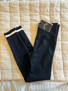 NWT The Upside Seamless Black and White Leggings 7/8 length Size 4 XS
